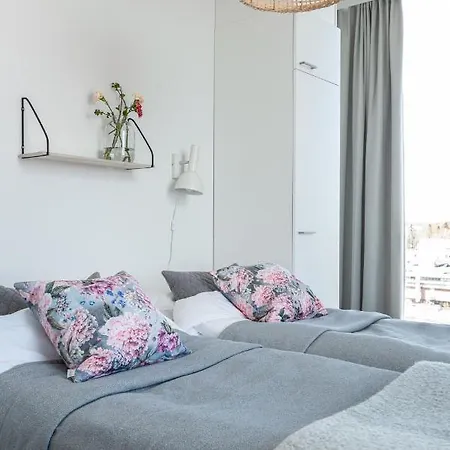 Huoneisto Sleepwell Itaekeskus, Close To Metro *