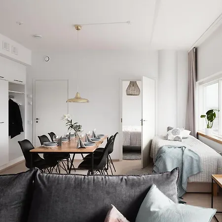 Huoneisto Sleepwell Itaekeskus, Close To Metro Helsinki